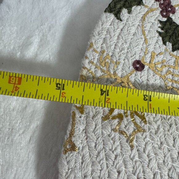 Nicole Miller Home Holiday Placemats Round 15" Holly & Berry Pattern Christmas - Picture 6 of 6